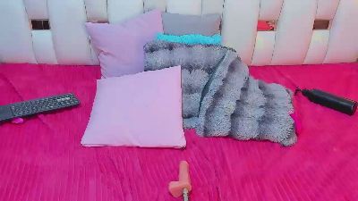 Nauthy_Nahomi live cam on Cam4