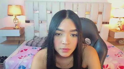 Nauthy_Nahomi live cam on Cam4