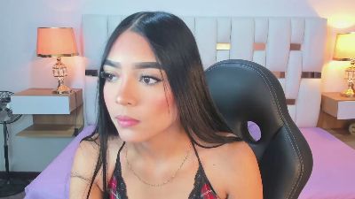 Nauthy_Nahomi live cam on Cam4