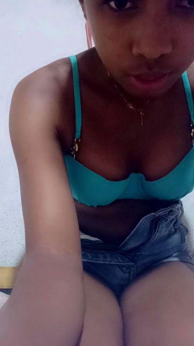 Nayah live cam on Cam4