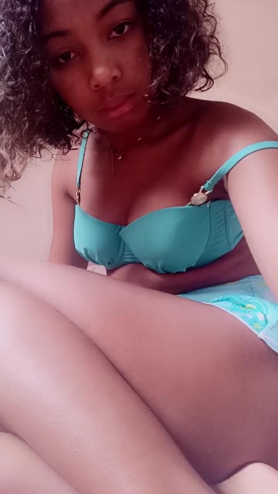 Nayah live cam on Cam4