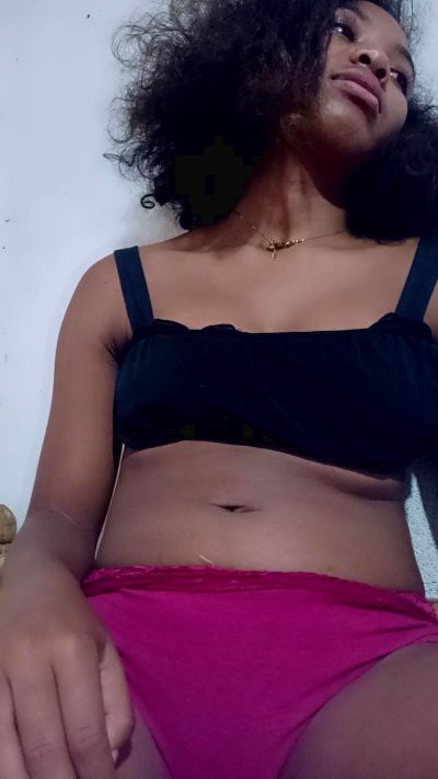 Nayah live cam on Cam4
