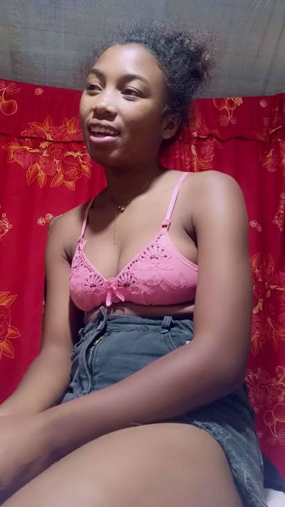 Nayah live cam on Cam4