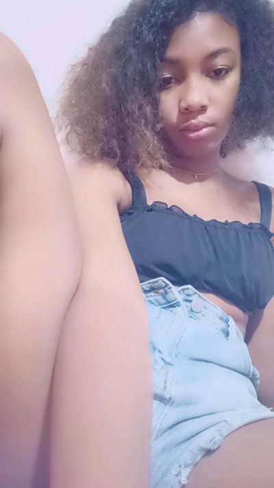 Nayah live cam on Cam4