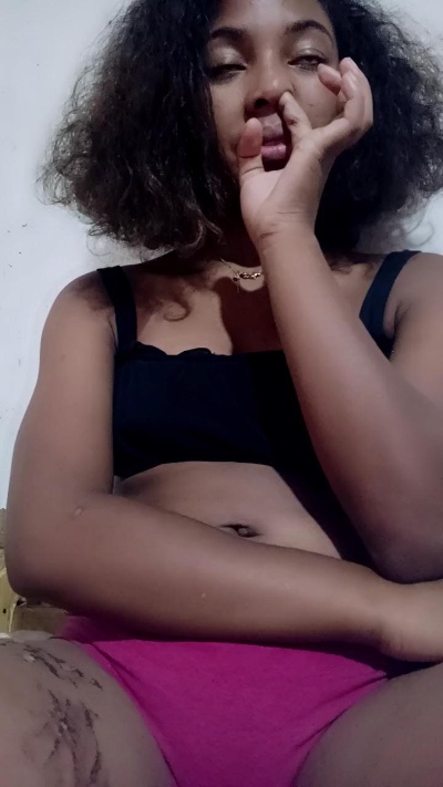 Nayah live cam on Cam4