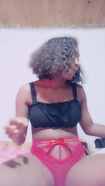 Nayah live cam on Cam4