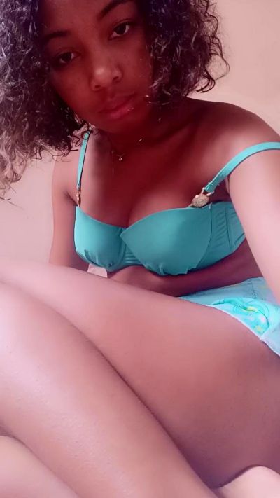 Nayah live cam on Cam4