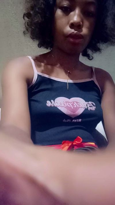 Nayah live cam on Cam4