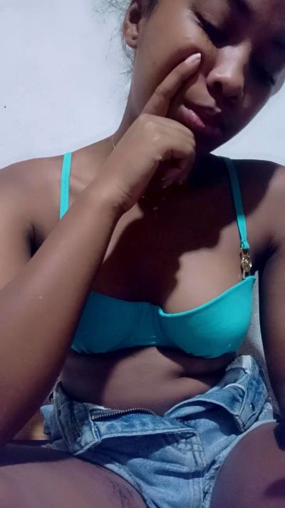 Nayah live cam on Cam4