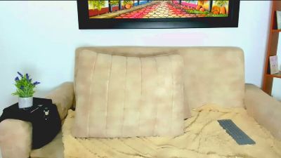 Nayis_Velvet live cam on Cam4