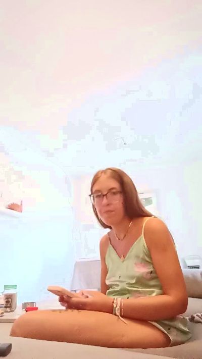 Nayra live cam on Cam4