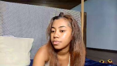 Nayrah1 live cam on Cam4