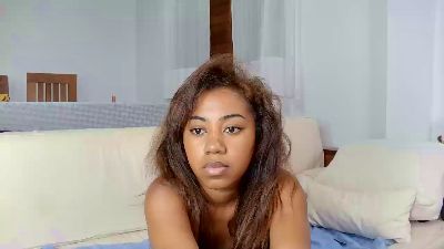 Nayrah1 live cam on Cam4