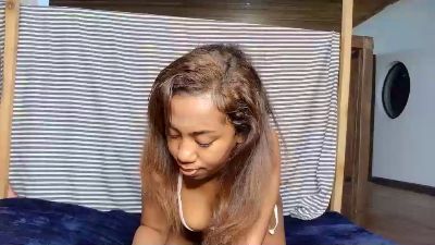 Nayrah1 live cam on Cam4