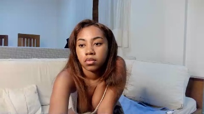 Nayrah1 live cam on Cam4