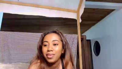 Nayrah1 live cam on Cam4