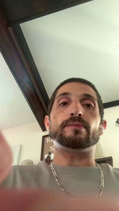 Need2cum23420 live cam on Cam4