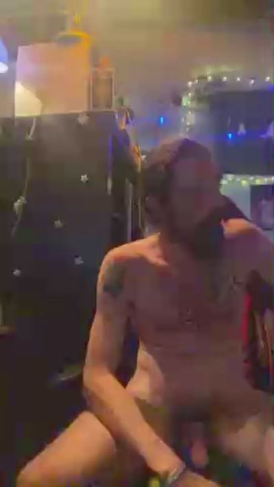 Neekaleek live cam on Cam4