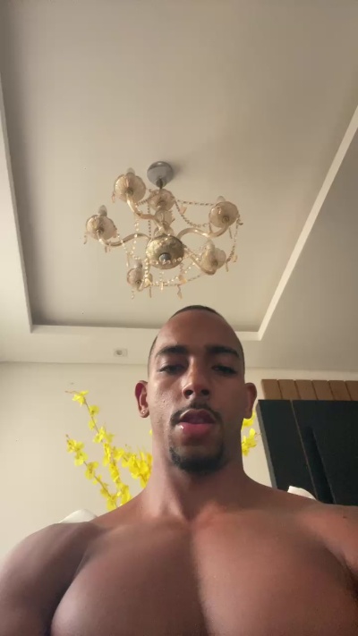 Negaomalhado96 live cam on Cam4