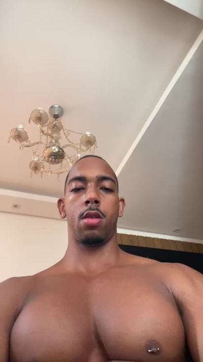 Negaomalhado96 live cam on Cam4