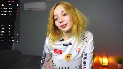 NeidaBalzarine live cam on Cam4