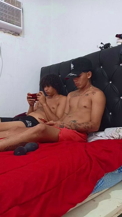 NeikerEsteban live cam on Cam4
