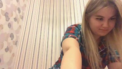 NeldaSobiech live cam on Cam4