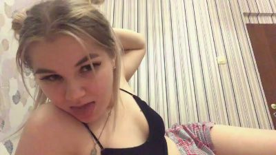 NeldaSobiech live cam on Cam4