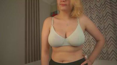 NelidaTotosz live cam on Cam4