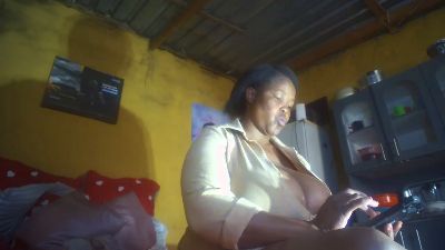 Neliswa live cam on Cam4