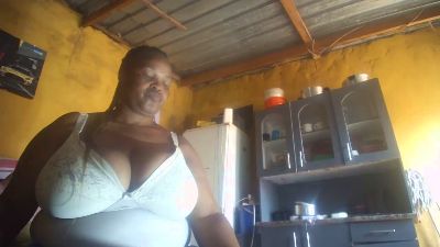 Neliswa live cam on Cam4