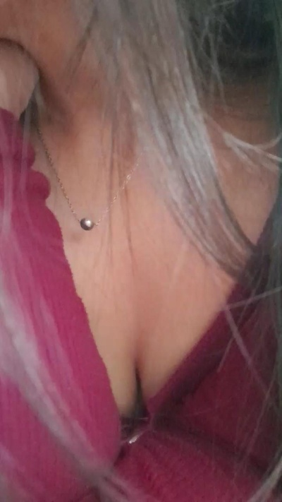 Nella_25 live cam on Cam4