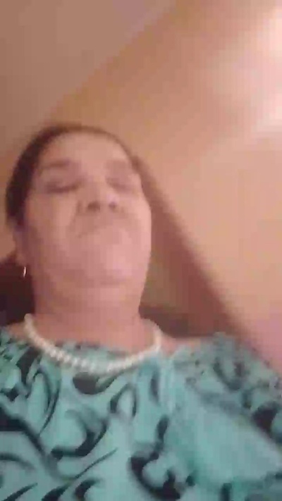 Nelyna live cam on Cam4