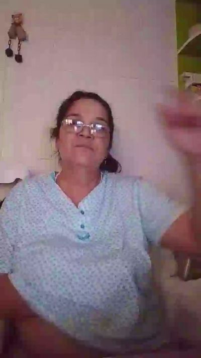 Nelyna live cam on Cam4