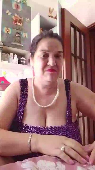 Nelyna live cam on Cam4