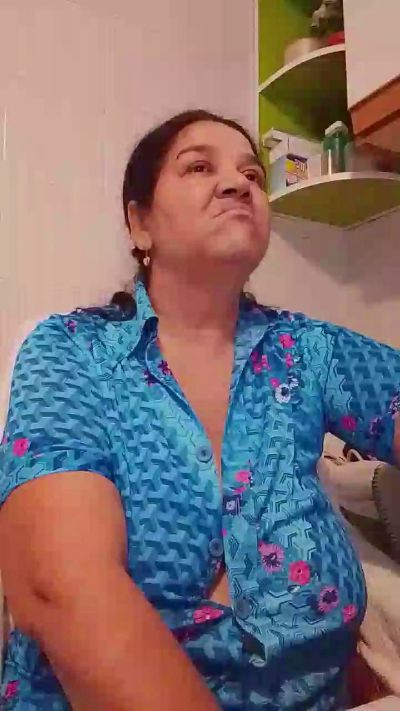 Nelyna live cam on Cam4