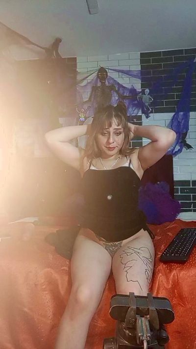 Nemesis_hot608 live cam on Cam4