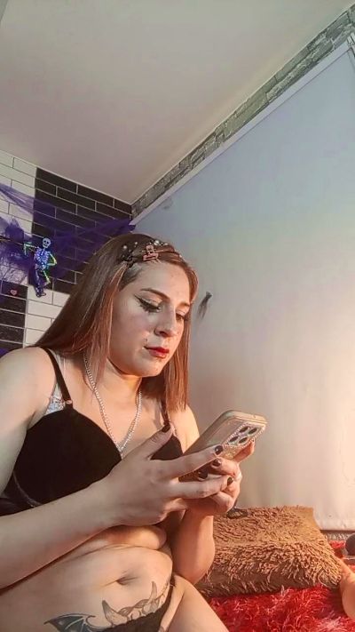 Nemesis_hot608 live cam on Cam4
