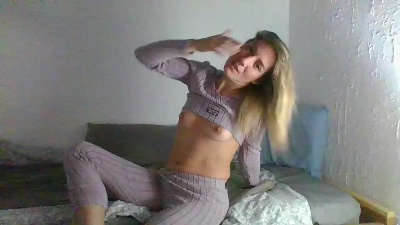 Nena_Misteriosa live cam on Cam4