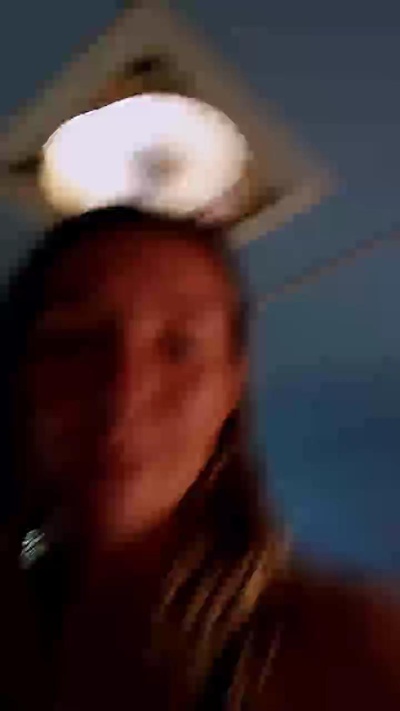 Nena_Misteriosa live cam on Cam4