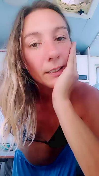 Nena_Misteriosa live cam on Cam4