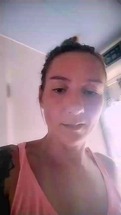 Nena_Misteriosa live cam on Cam4