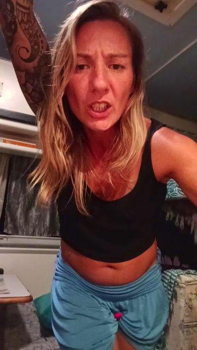 Nena_Misteriosa live cam on Cam4