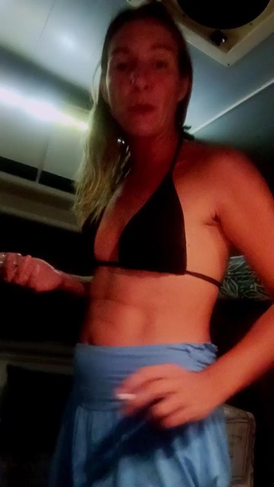 Nena_Misteriosa live cam on Cam4
