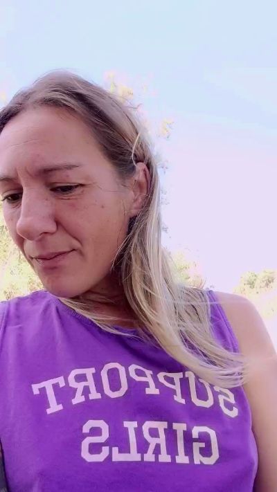Nena_Misteriosa live cam on Cam4
