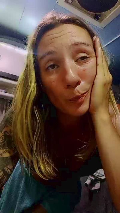 Nena_Misteriosa live cam on Cam4