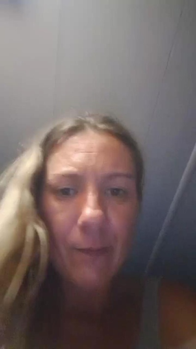 Nena_Misteriosa live cam on Cam4