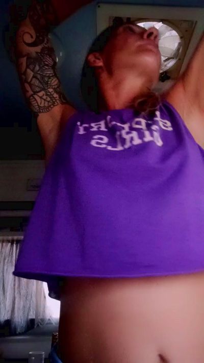 Nena_Misteriosa live cam on Cam4