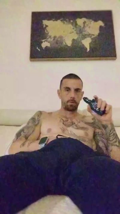 Neotrix33 live cam on Cam4