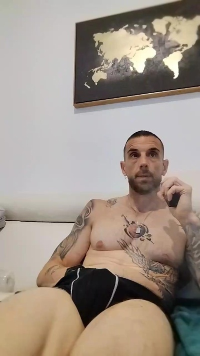Neotrix33 live cam on Cam4